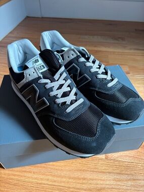 New Balance 574
Black White Men Size 8-13